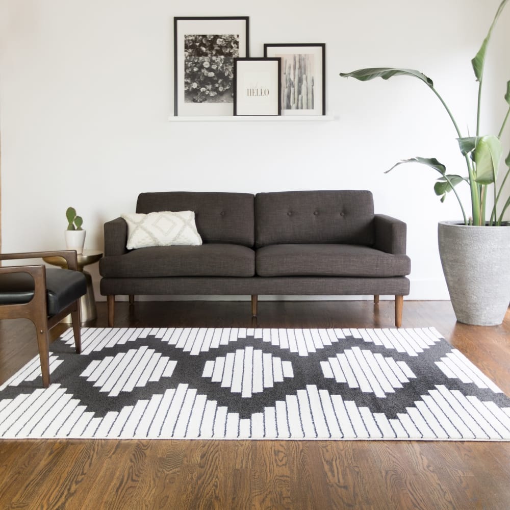 Carson Carrington Salsaker Geometric Area Rug