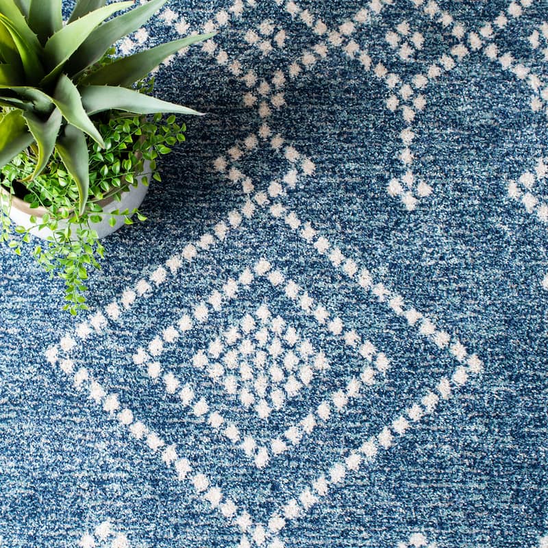 SAFAVIEH Tunisia Queen Moroccan Rug