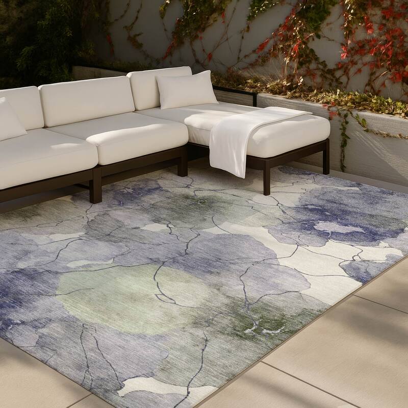 Machine Washable Indoor/ Outdoor Floral Mara Chantille Rug