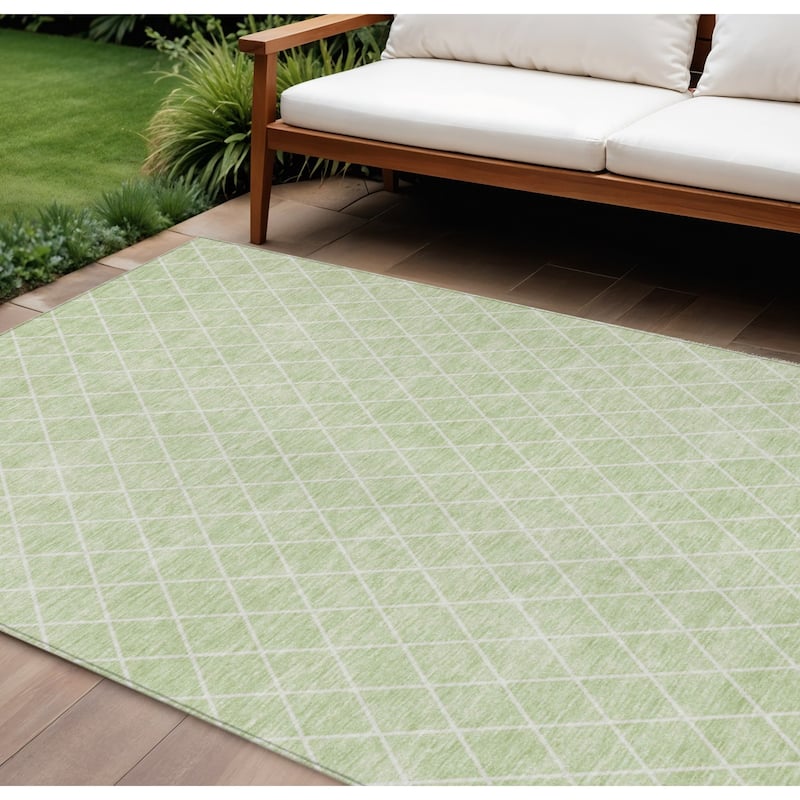 HomeRoots Geometric Transitional Rectangle Outdoor Rug - 10' X 14'