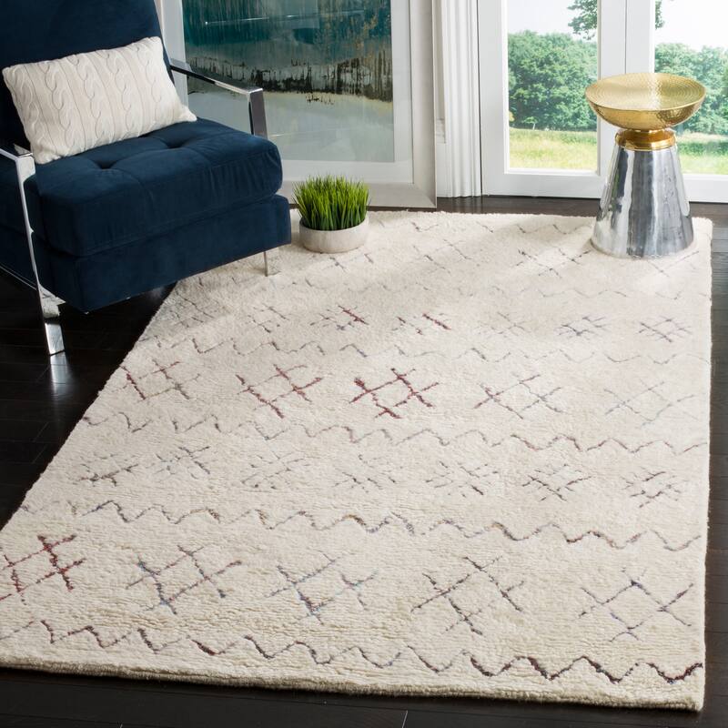 SAFAVIEH Handmade Casablanca Shag Nino Tribal Wool Rug - 4' x 6' - Ivory/Multi