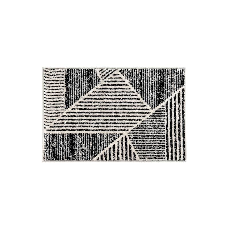 Southwestern Geometric Area Rug - Beige - 2' x 3'