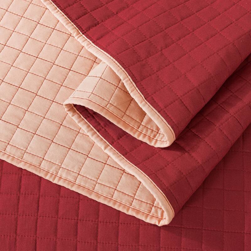 Reversible Luxury Pinsonic Solid Quilt Set Including Shams