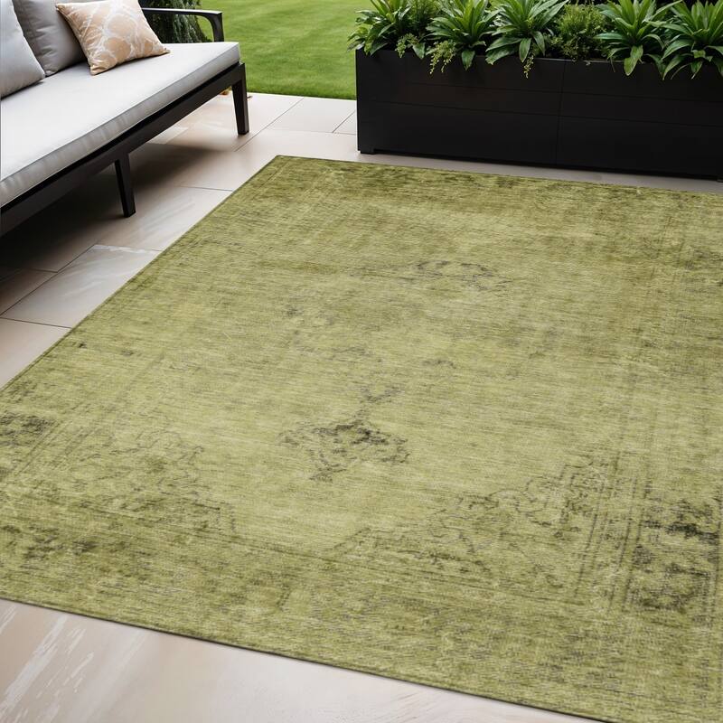 HomeRoots Oriental Traditional Rectangle Outdoor Rug - 5' X 8'