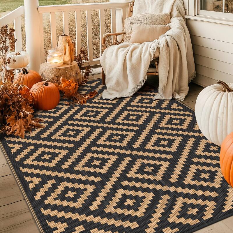 Reversible Charcoal Geometric Flat-Weave Recyclable Outdoor Rug