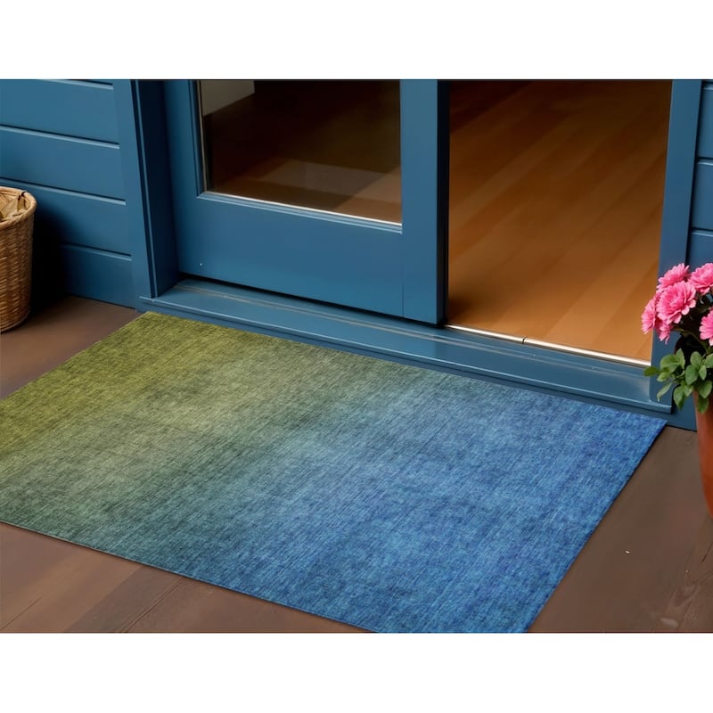 HomeRoots Ombre Transitional Rectangle Outdoor Rug - 3' x 5'