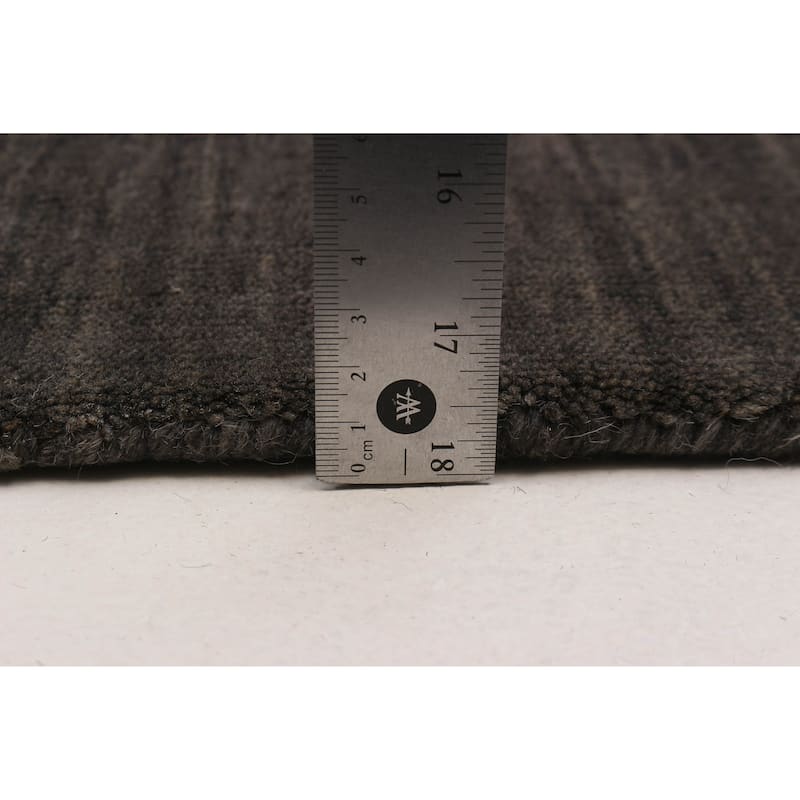Kashkuli Gabbeh Grey Rug 6'8" x 9'8" - 6'8 x 9'8