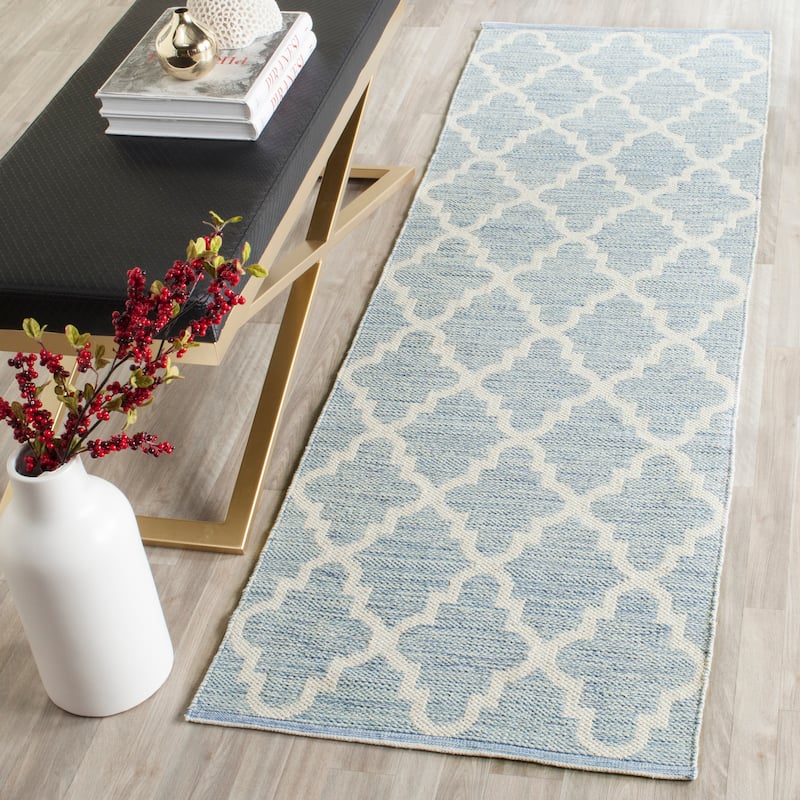 SAFAVIEH Handmade Flatweave Montauk Marie Casual Cotton Rug - 2'3" x 7' Runner - Light Blue/Ivory