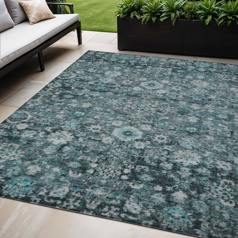 HomeRoots Oriental Traditional Rectangle Outdoor Rug - 5' X 8'