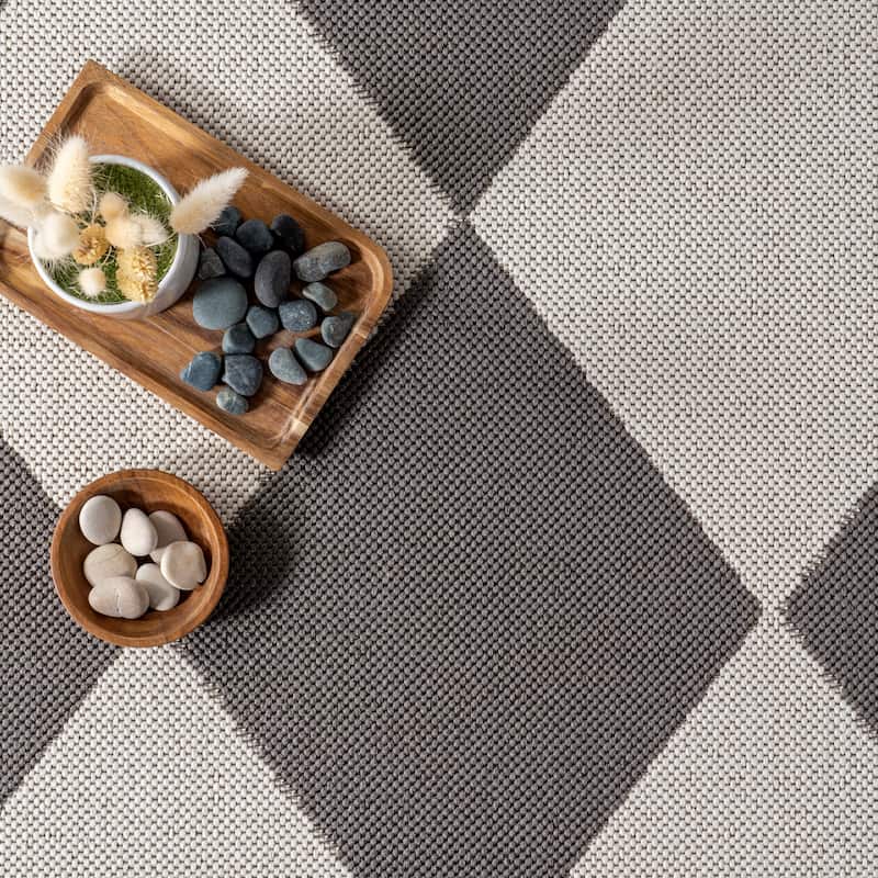 Nuloom Sabina Diamond Trellis Indoor/Outdoor Area Rug
