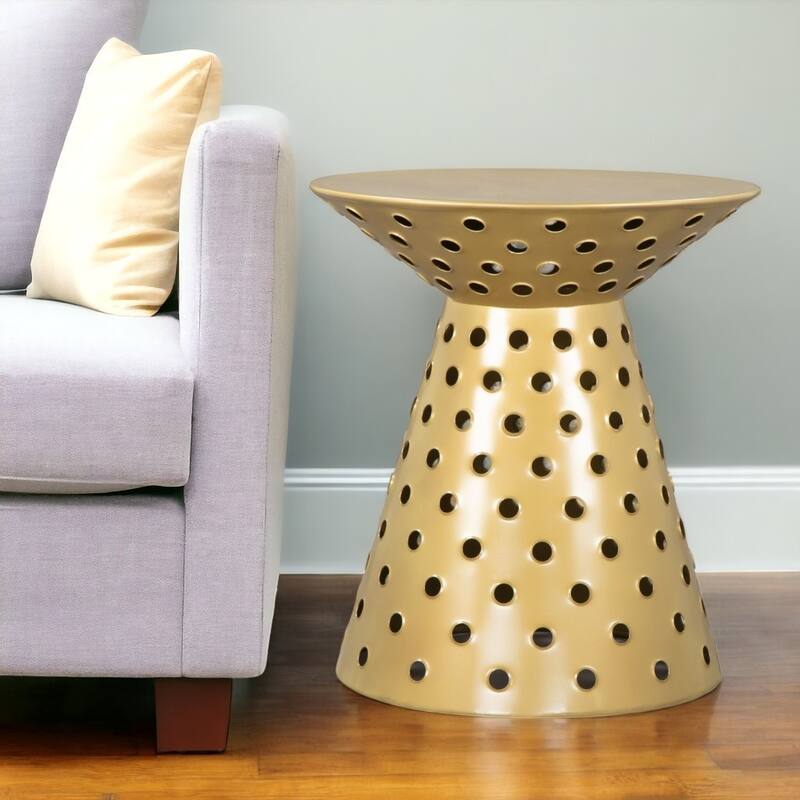 HomeRoots 20" Gold Iron Round Pedestal End Table - 18' X '20' X '18 - Gold - Iron