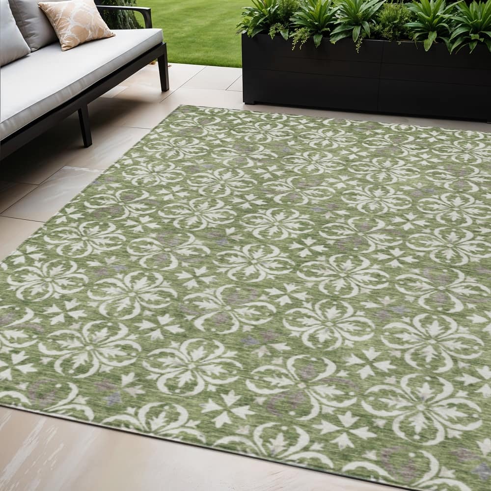 HomeRoots Floral Transitional Rectangle Outdoor Rug
