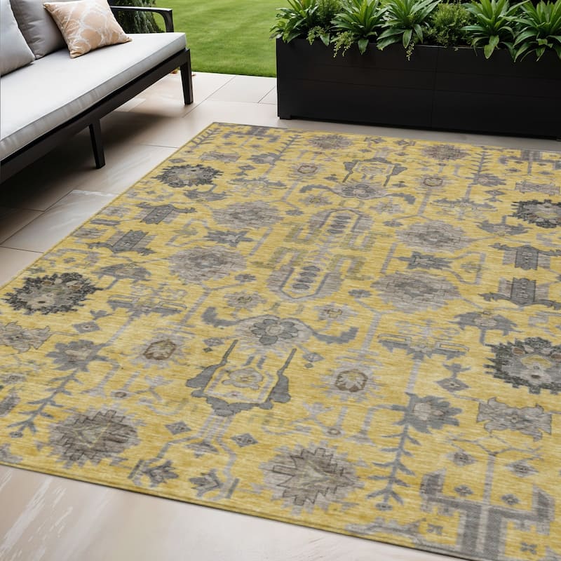 HomeRoots Oriental Traditional Rectangle Outdoor Rug - 5' X 8'