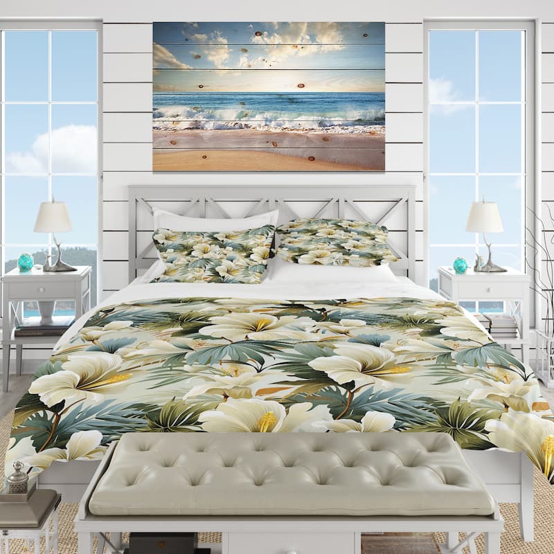 Designart "Natural Tranquility Tropical Pattern" Green Floral Bedding Cover Set With 2 Shams