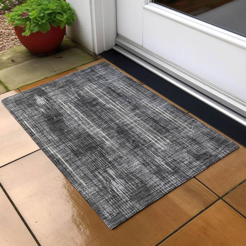 Machine Washable Indoor/ Outdoor Chantille Abstract Ombre Rug - Charcoal - 1'8" x 2'6"