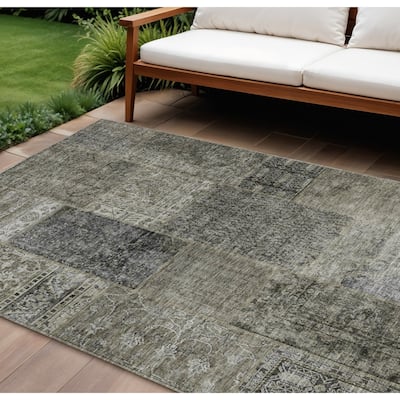 HomeRoots Patchwork Transitional Rectangle Outdoor Rug