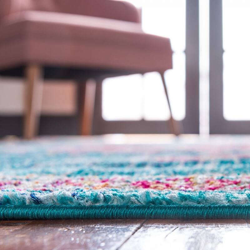 Traditional Koakburg Collection Area Rug