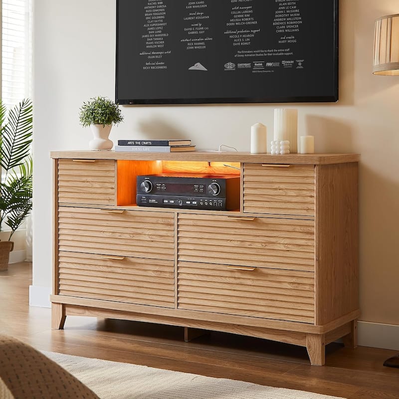 Wooden Drawers Dresser with Charging Station Dresser for Bedroom Chest of Drawers