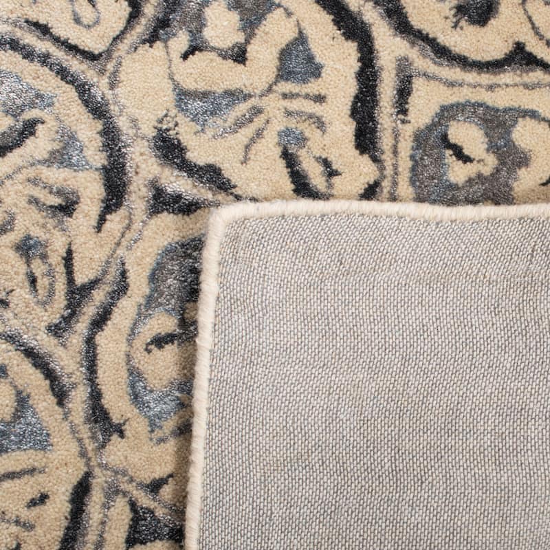 SAFAVIEH Handmade Allure Nazire Modern Floral Wool Rug