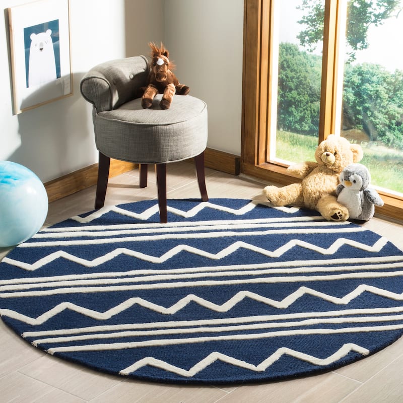 SAFAVIEH Handmade Kids Samra Wool Rug - 5' Round - Navy/Ivory - Round