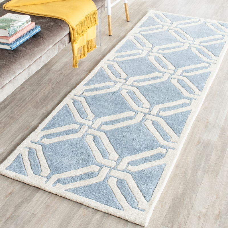 SAFAVIEH Handmade Chatham Jablenka Modern Wool Rug