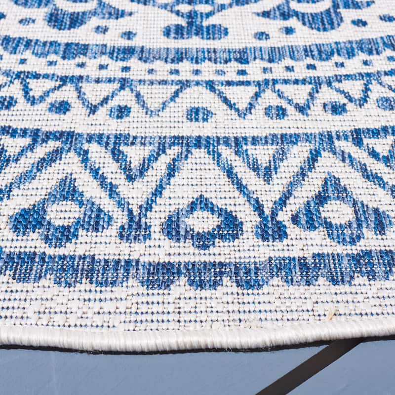 SAFAVIEH Courtyard Fran Mandala Indoor/ Outdoor Waterproof Patio Backyard Rug