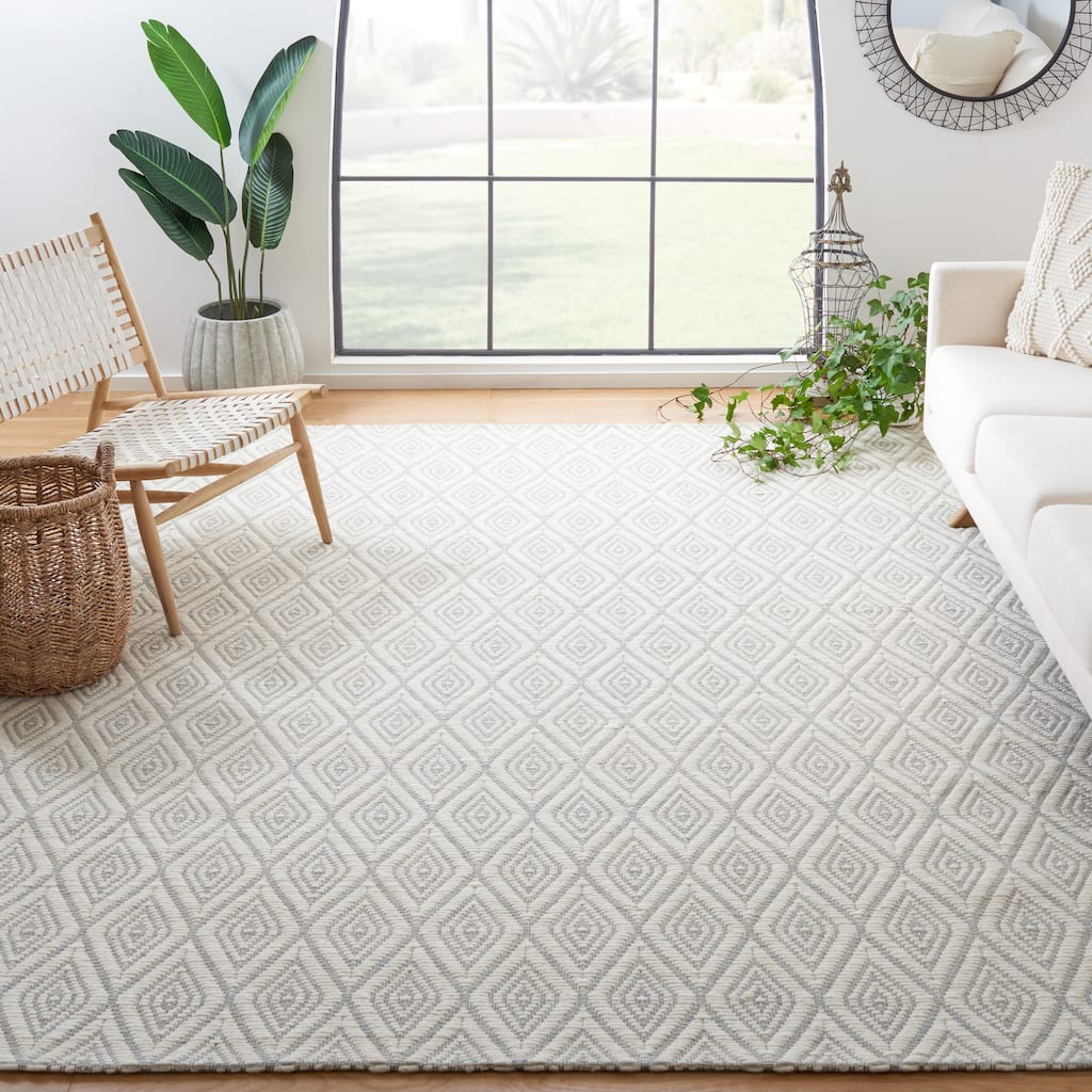 SAFAVIEH, Handmade Marbella Aagot Wool Rug