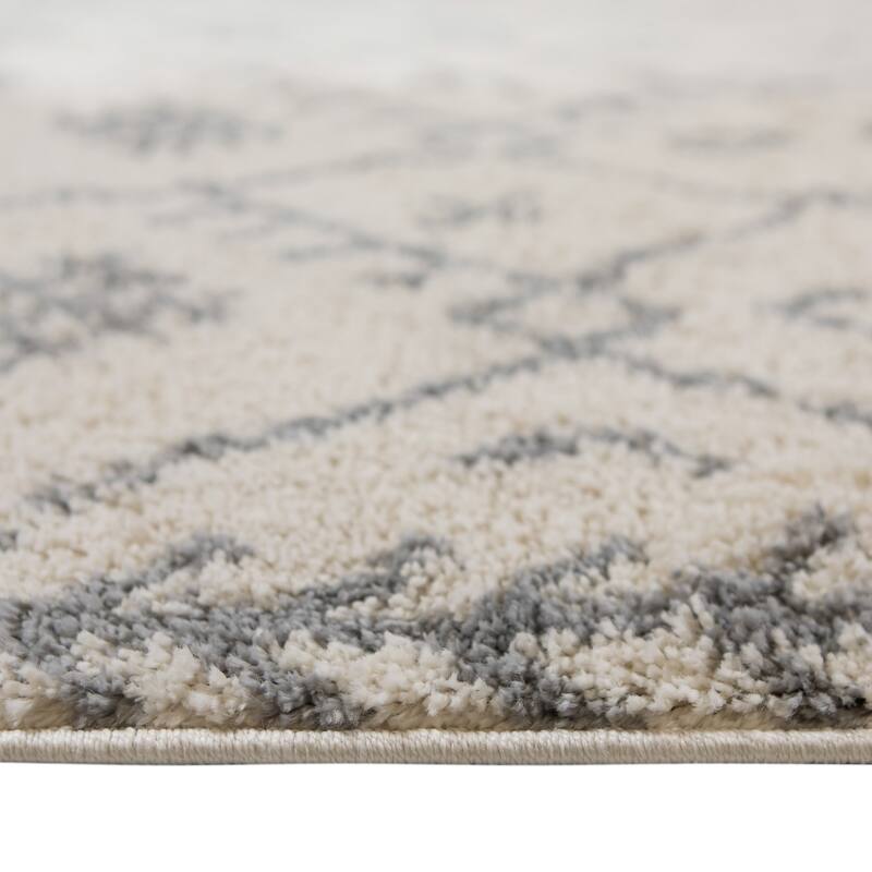Qava Geometric Stain Resistant Soft Area Rug By HomeRoots - 10' Runner