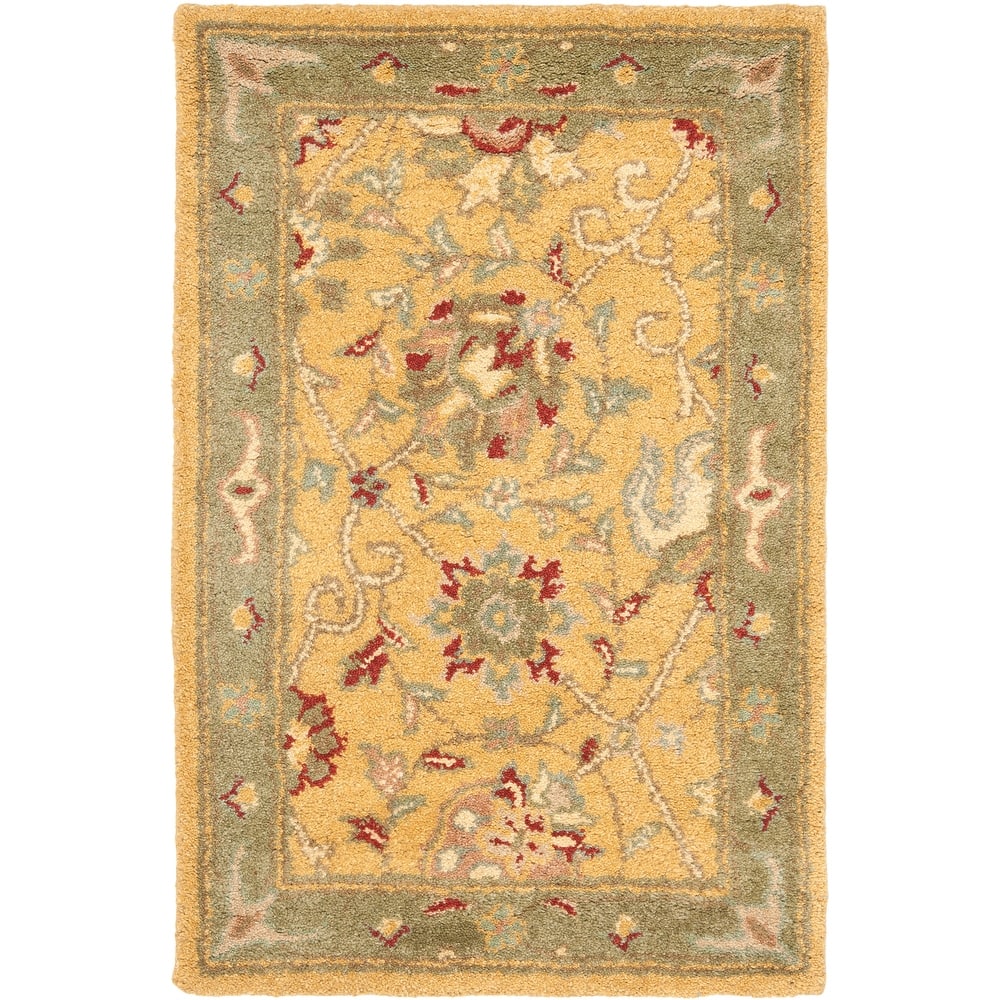 SAFAVIEH Handmade Antiquity Zuriñe Traditional Oriental Wool Rug