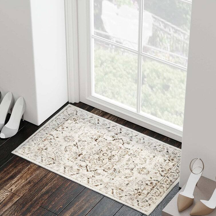 Traditional Cream/Beige Oriental Area Rug - Rectangle 3' x 5'