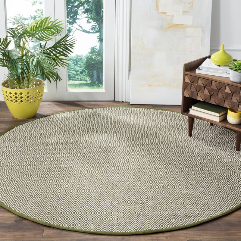 SAFAVIEH, Handmade Flatweave Montauk Brice Casual Cotton Rug - 6' Round - Ivory/Green