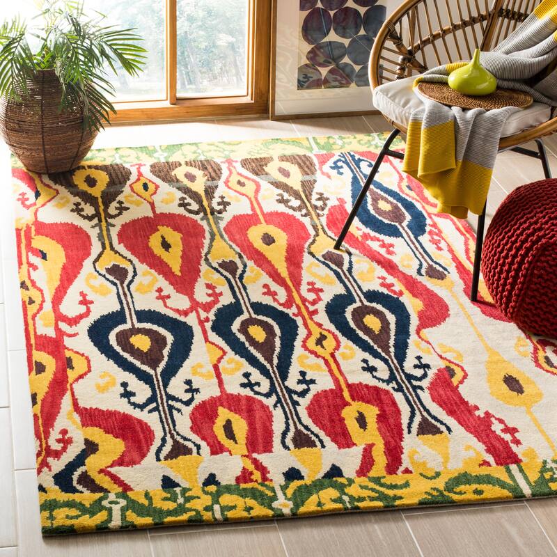 SAFAVIEH Handmade Ikat Meliha Modern Wool Rug - 4' x 6' - Cream/Green