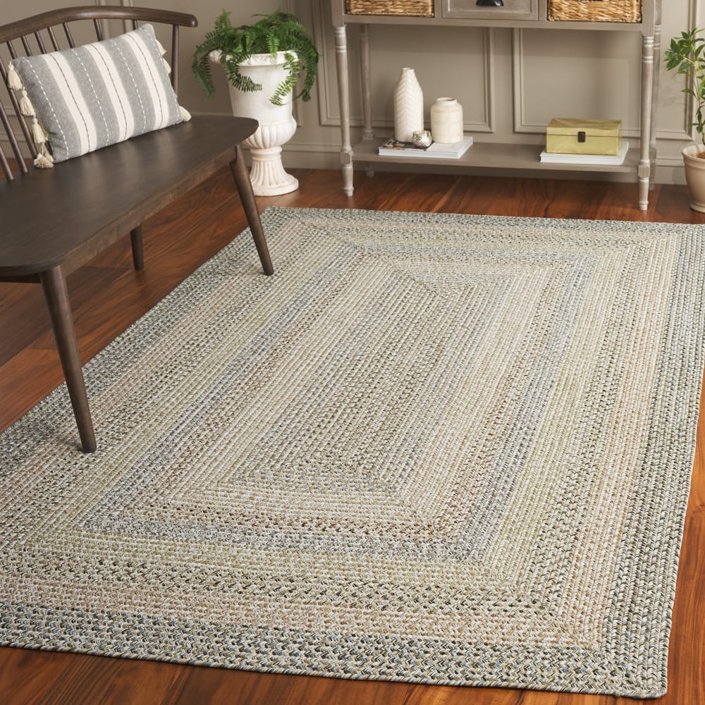 SAFAVIEH Handmade Braided Hrodny Machine Washable Country Rug