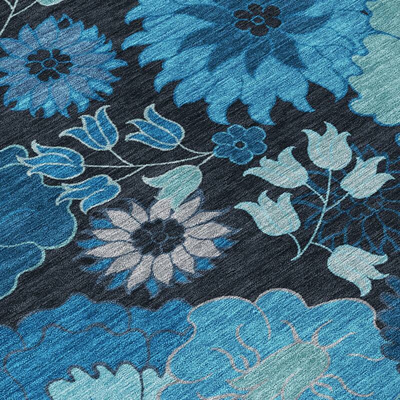 Machine Washable Indoor/ Outdoor Modern Floral Chantille Rug