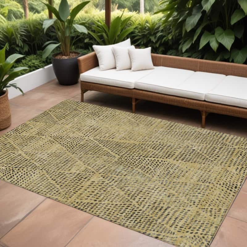 HomeRoots Geometric Transitional Rectangle Outdoor Rug - 10' X 14'