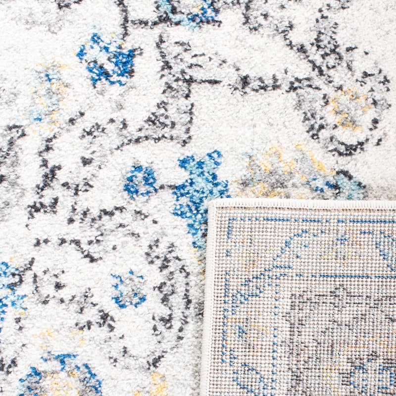 SAFAVIEH Madison Snowflake Medallion Rustic Farmhouse Distressed Rug
