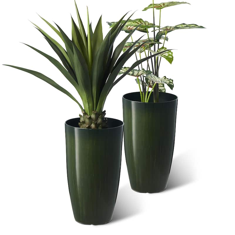 Glitzhome 23.5"H Set of 2 Oversized Gradient Blue/Green Tall Plastic Planter
