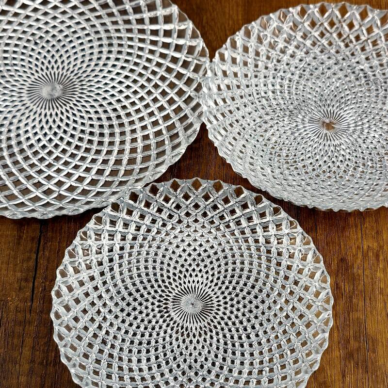 Unique Diamond Pattern Glass Dinner Set Perfect for Everyday Dining and Special Occasions