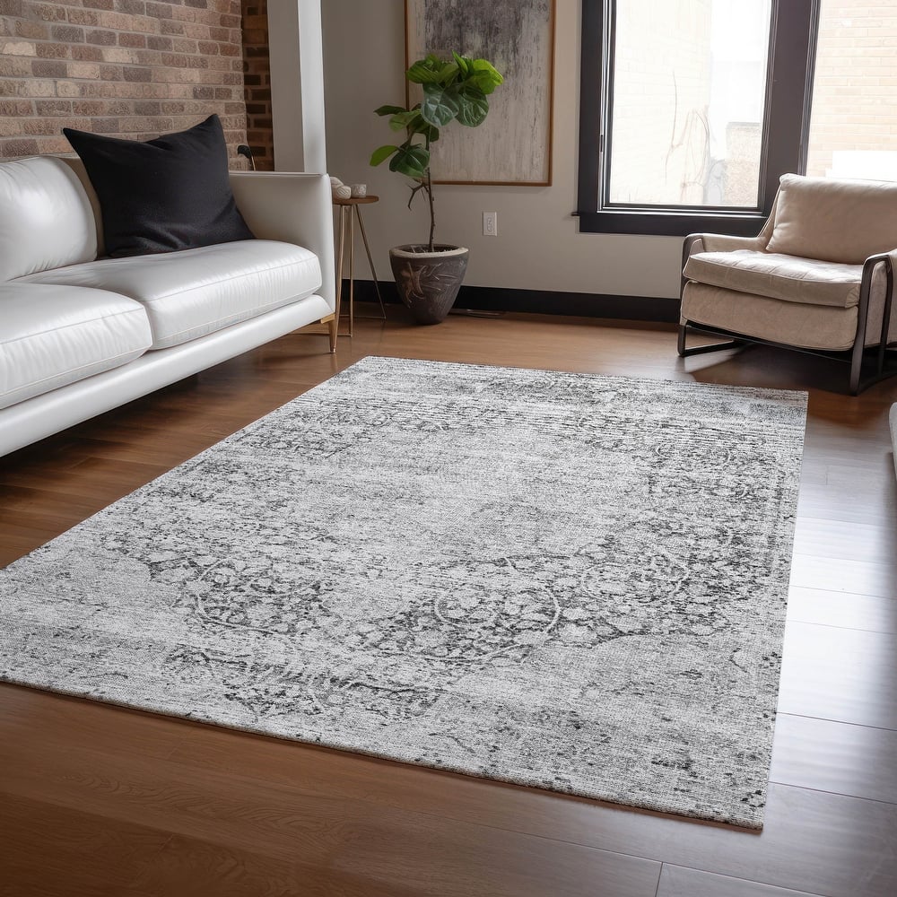 Machine Washable Indoor/ Outdoor Vintage Traditional Chantille Rug