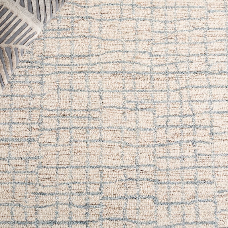 SAFAVIEH Handmade Abstract Helgrid Modern & Contemporary Wool Rug
