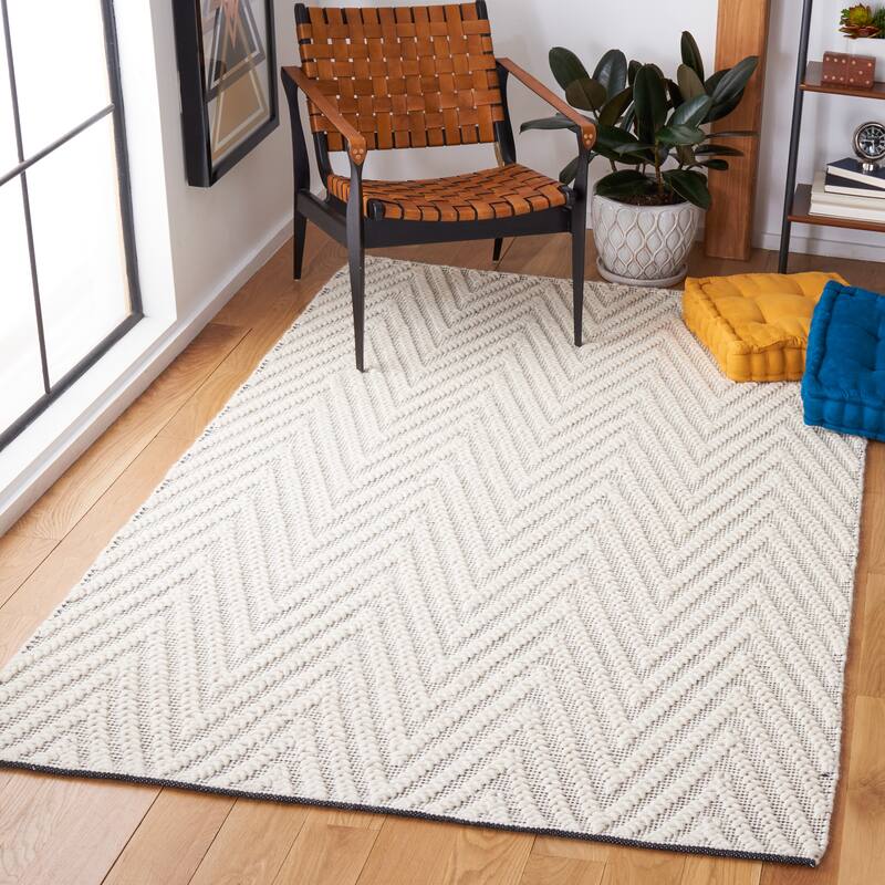 SAFAVIEH, Handmade Natura Popi Chevron Wool Rug