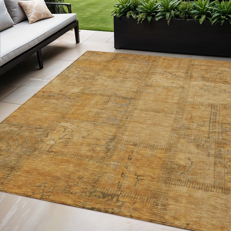 HomeRoots Patchwork Transitional Rectangle Outdoor Rug - 5' X 8'