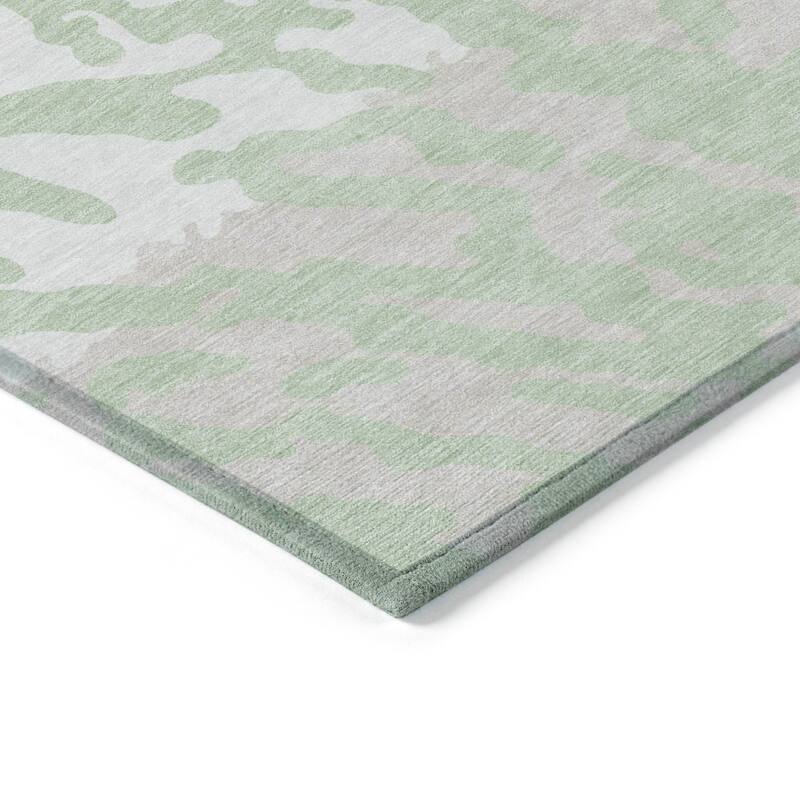 Machine Washable Indoor/ Outdoor Chantille Abstract Animal Print Rug