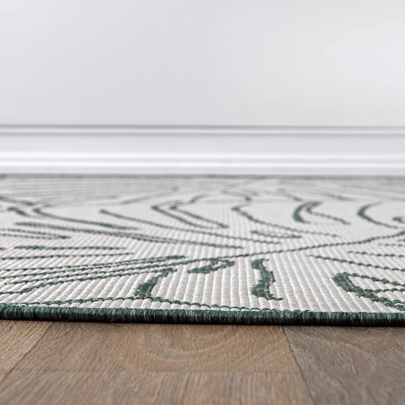 World Rug Gallery Contemporary Tropical Leaves Indoor/Outdoor Area Rug