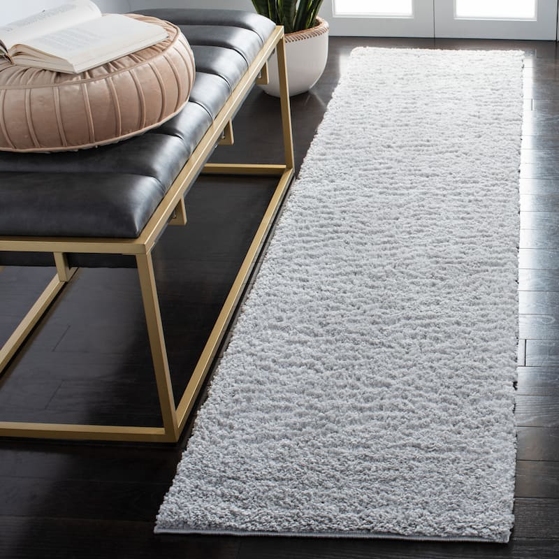 SAFAVIEH August Shag Irmak 1.25-inch Thick Rug - 2' x 8' Runner - Light Grey