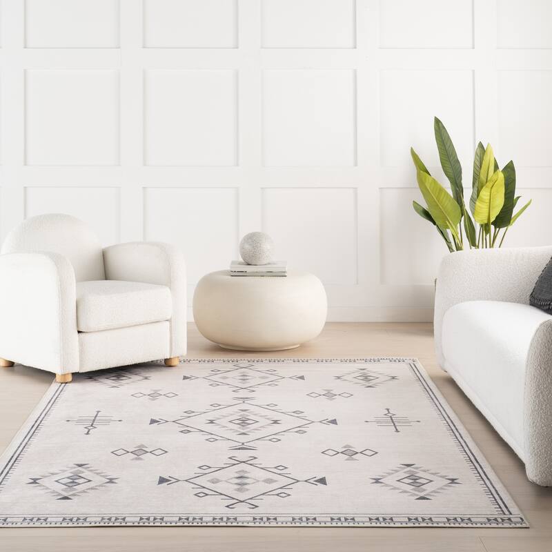 Nuloom Shenai SplashGuard Machine Washable Area Rug