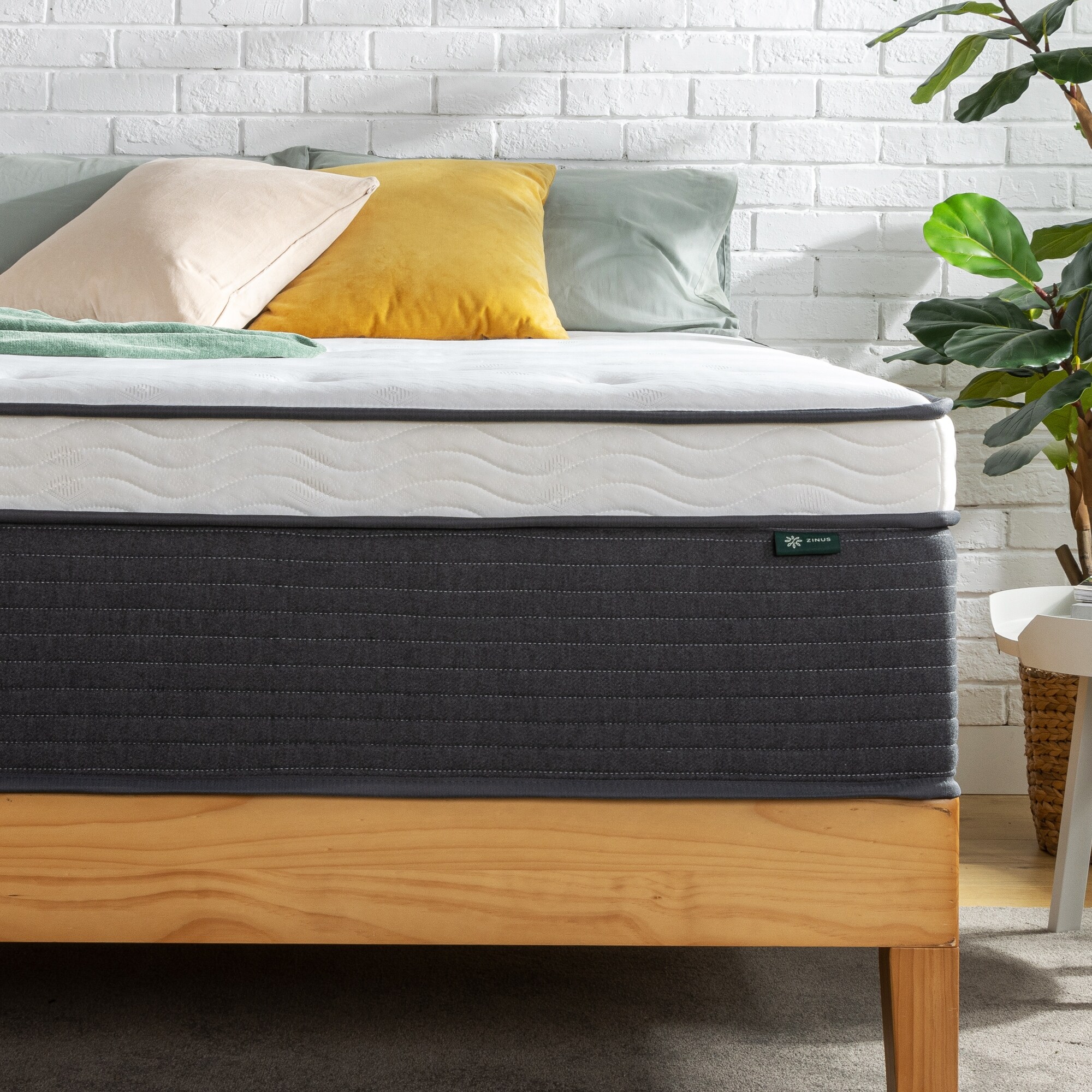 Priage by ZINUS 13 Inch Comfort Essential Pocket Spring Hybrid