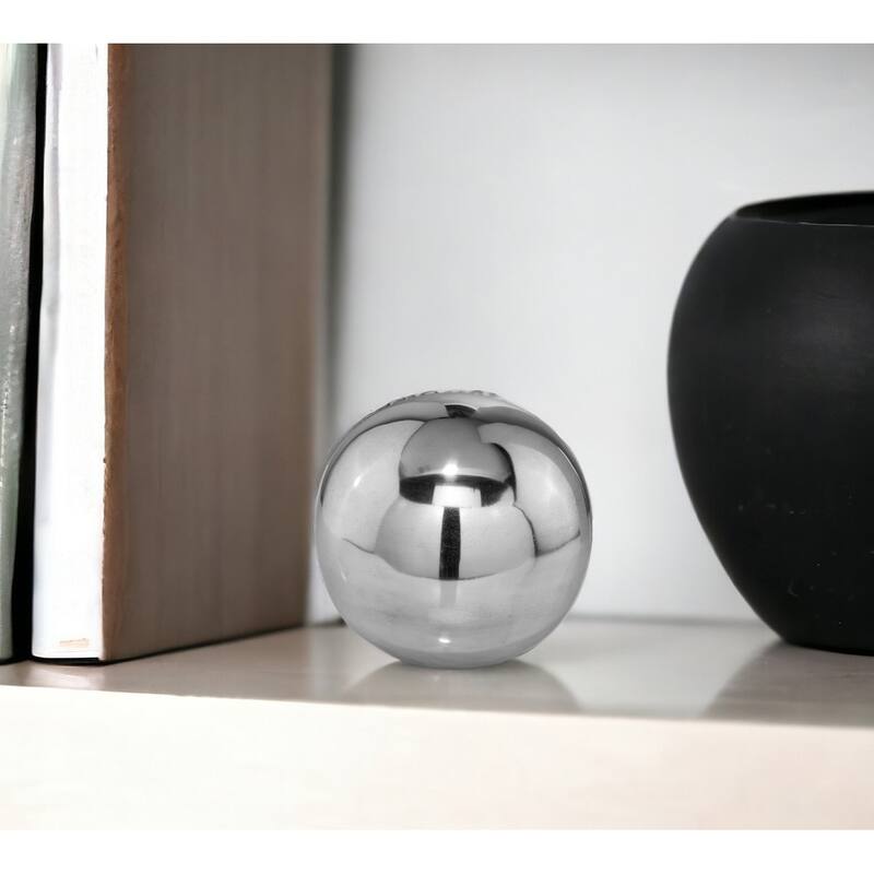 HomeRoots 4" Silver Buffed Aluminum Decorative Orb - 4' X '4' X '4 - 4' X '4' X '4