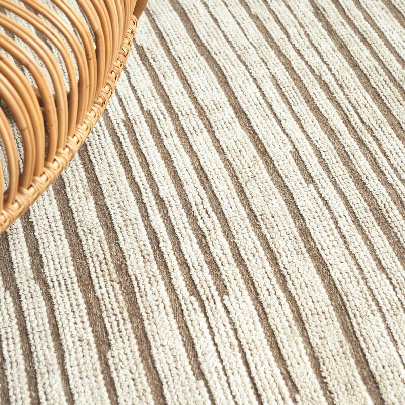 EXQUISITE RUGS Eaton Hand-knotted Wool/Bamboo Silk Beige Area Rug.