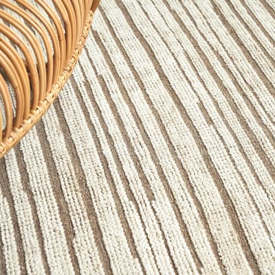 EXQUISITE RUGS Eaton Hand-knotted Wool/Bamboo Silk Beige Area Rug.